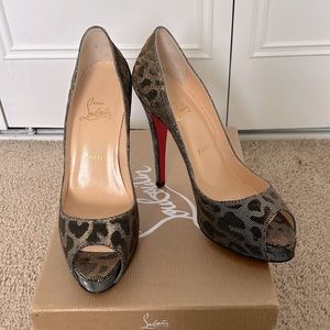 Christian Louboutin Very Prive 38.5 NIB